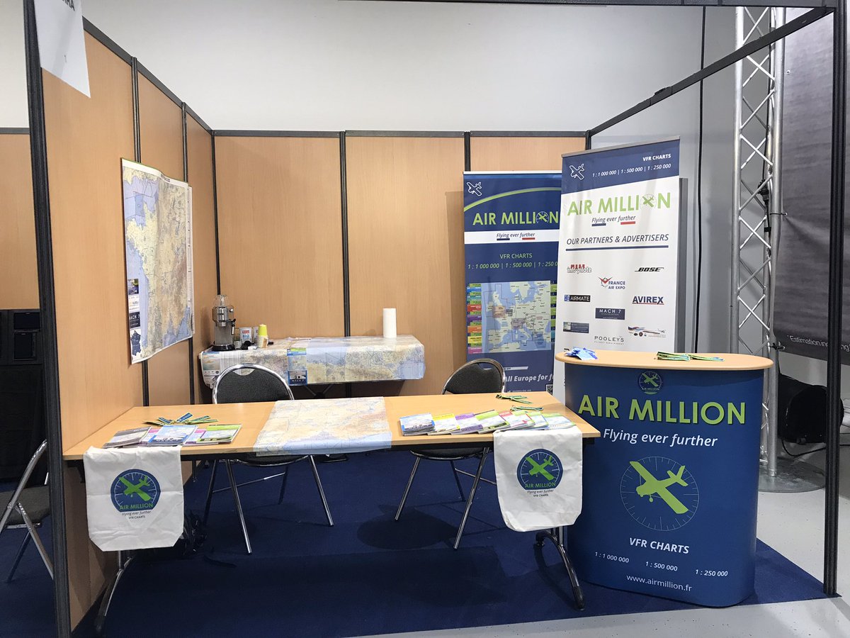 AIRMILLION_VFR's tweet photo. AirMillion est présent à l’AG FFA et offre à chaque président d’aéro-club une carte murale France 2022. Précommandez dès à présent vos cartes 2022 https://t.co/xe9MYIYZ4e