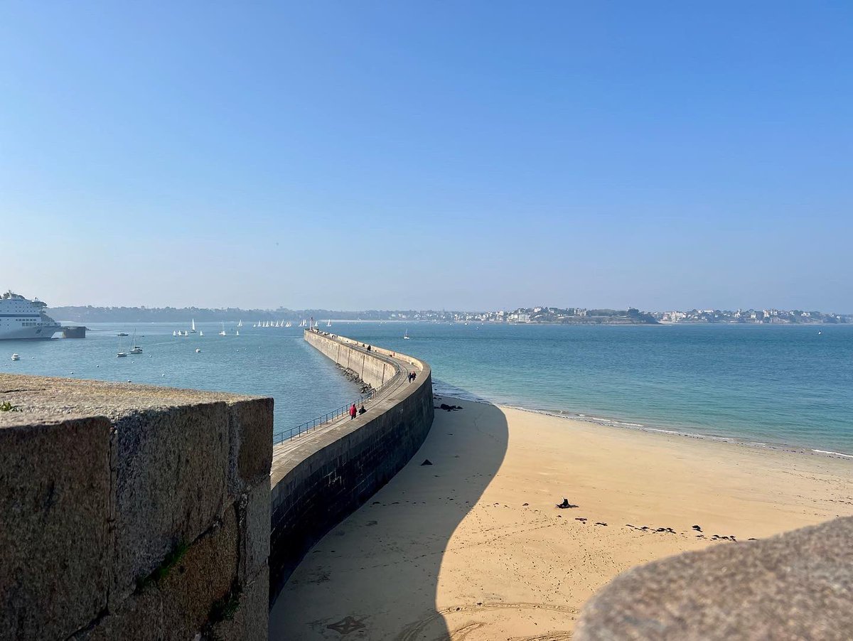 Voyagesalaune's tweet photo. Escale à Saint Malo, la cité corsaire et le Grand hôtel des Thermes.
#saintmalo #bretagne #grandhoteldesthermes #voyagessurmesure https://t.co/tznYSXH0Oz