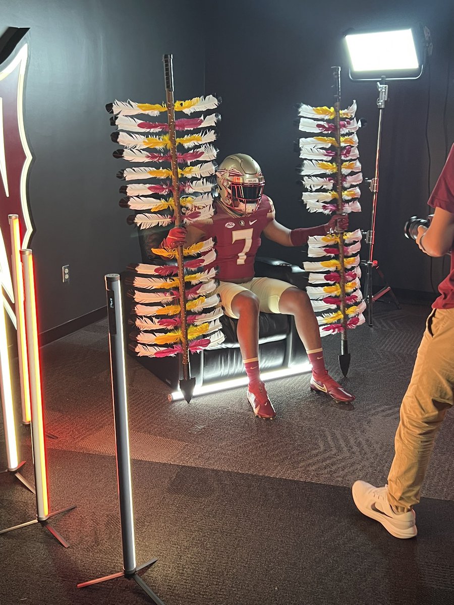 e_therealj's tweet image. Had An Amazing Time In Tallahassee Today on my Unofficial Visit @FSUFootball Thanks to all the coaches who showed love and made it possible! I had a great time, look forward to furthering my relationship with you all!❤️🍢 @odellhaggins @KeiwanRatliff @FSUCoachJP 
#OooYa #Nolefam