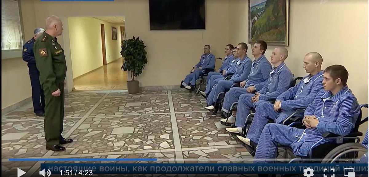 У 8 из 9 награжденных орденами российских солдат нет либо ступней, либо ног целиком (заметил журналист Шепелин).

Не ходите на эту преступную войну. Пока можете ходить, не ходите!