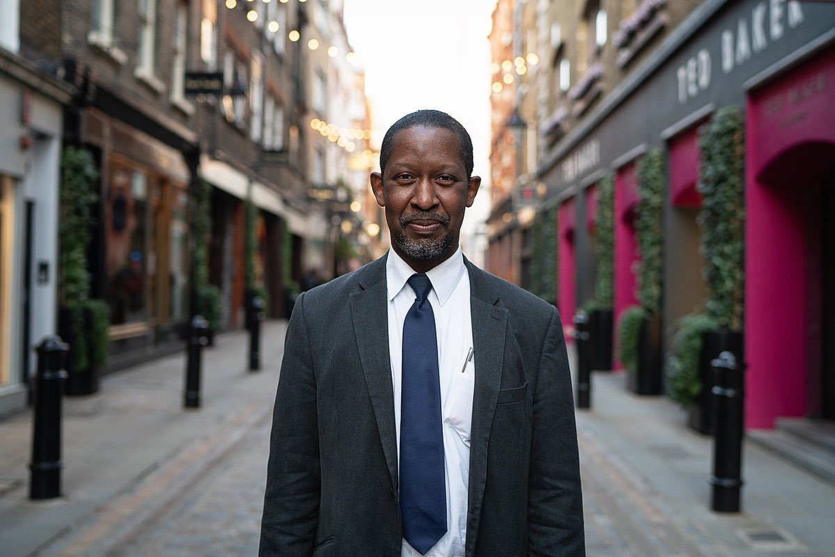 *New Photo Series* Faces of the Opera inspired by Humans of New York. Meet Eugene, stage door keeper at the Royal Opera House. One of the loveliest people you’ll ever meet, Eugene has been working for the ROH for 22 years. #opera #roh #facesoftheopera