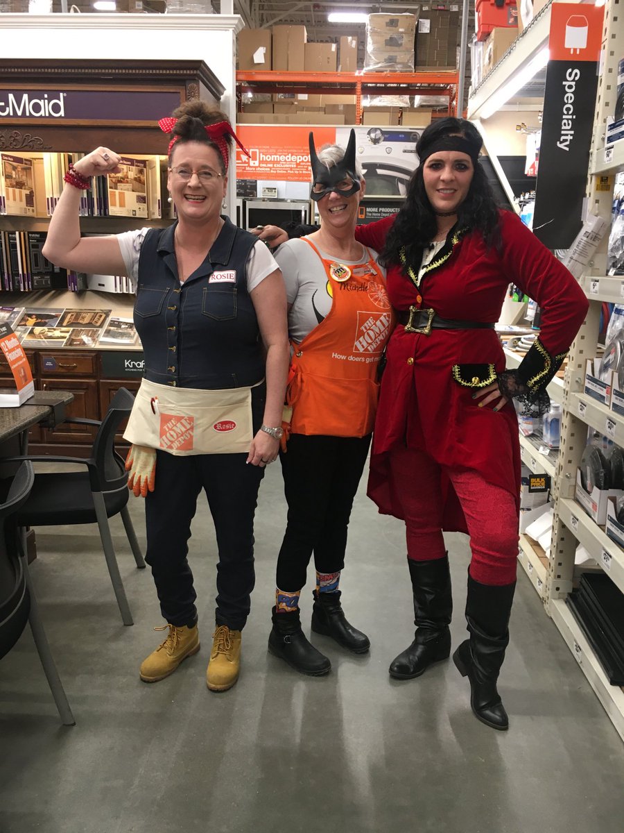 ellenjustkeepswimmingpiquette tweet media