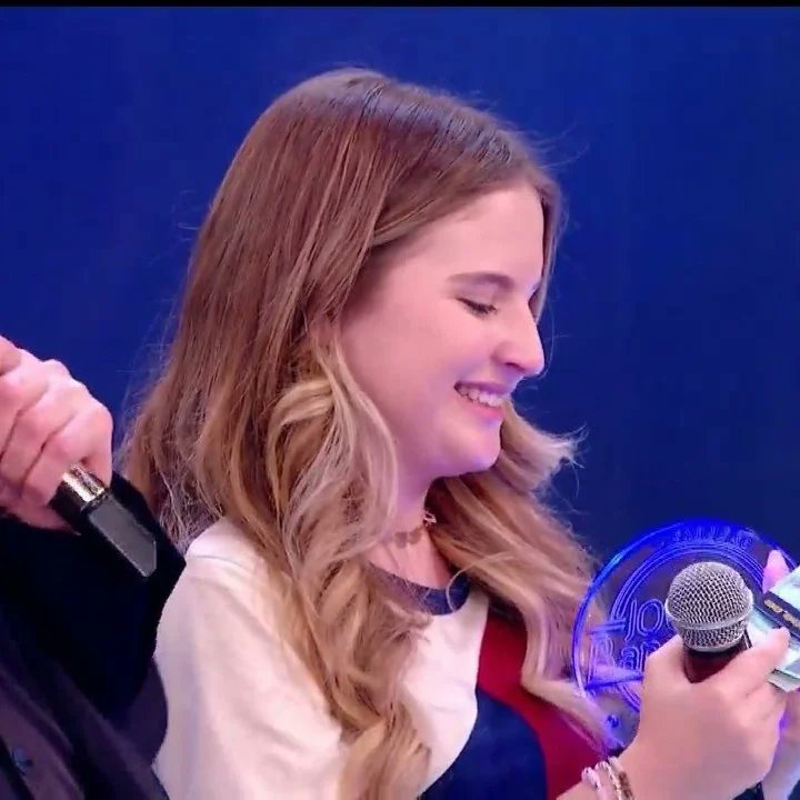 Ilysmvalverde's tweet photo. A SOPHIA GANHOU AAAAAH😫💜
#ProgramaRauGil
#PolianaMoça https://t.co/vqP4idbHht
