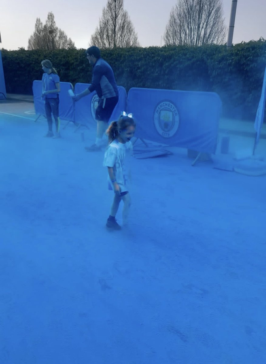 LornaaCooperr's tweet photo. 5th year doing to the #bluerun love it, kids love it such a fun day and the sun was shining ☀️ 
@citctweets #bluerun22 #regulars https://t.co/72SDT7cME6