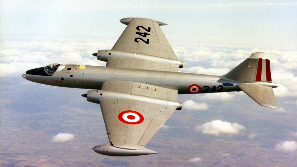USAS_WW1's tweet photo. 1/ Canberra trends with Hell's Angels. The English Electric #Canberra was the #RAF's first jet-powered bomber. Intro: 1951; 900 built in UK; 49 in Australia. Martin B-57 Canberra is a derivative. https://t.co/zTMXgiIwnF