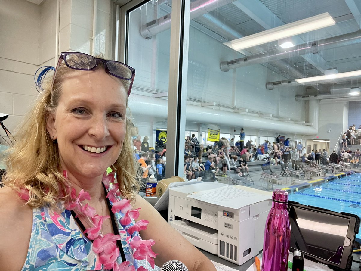 DianaRuggOnTV's tweet photo. Another night on the mic at #Sunkissed Swim Meet

A fun 35-year tradition from @teamCLTswim 🌟 
#ThanksTeam https://t.co/qEVwHBSIuF