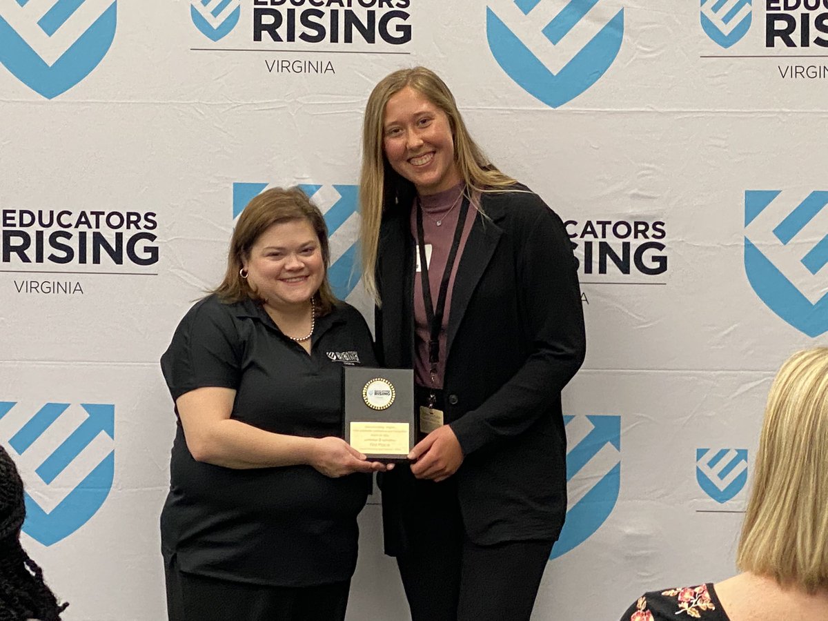 CarrieGantt's tweet photo. Future VBCPS Teacher!! Congratulations to @KellamHigh 12th grader Amber Peroe for being named the STATE CHAMPION in Virginia @EducatorsRising Competition for Lesson Planning &amp; Delivery in STEM Subjects!! 🔥 🔥 💛🖤💛🖤 #teacherlove https://t.co/z914EhBEpt