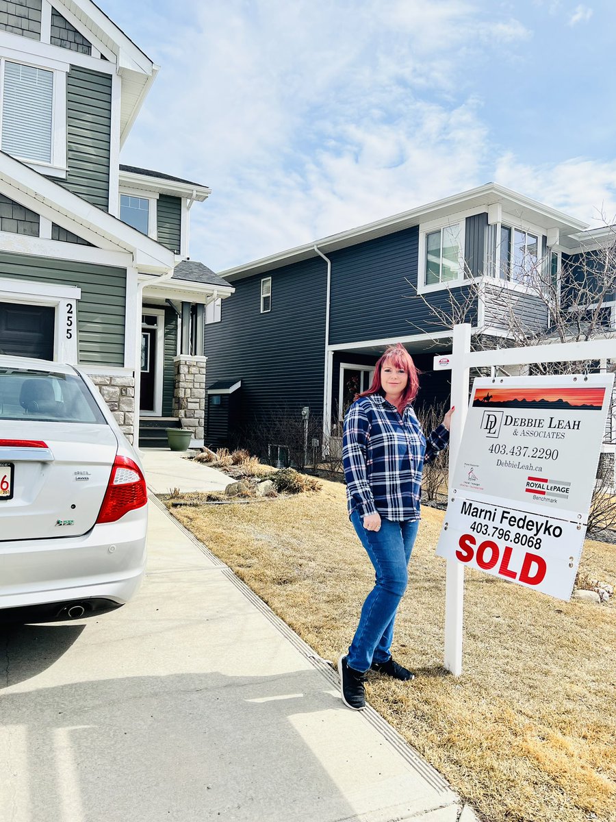 MFedeyko's tweet photo. Another Sunset View home that after only a couple of days is officially SOLD! A big thank you to my sellers at 255 for the opportunity to list their beautiful home!
#sold #cochranealberta #cochranerealestate #cochranerealtors #bethebenchmark #debbieleahandassociates https://t.co/hh8MhkK3bC