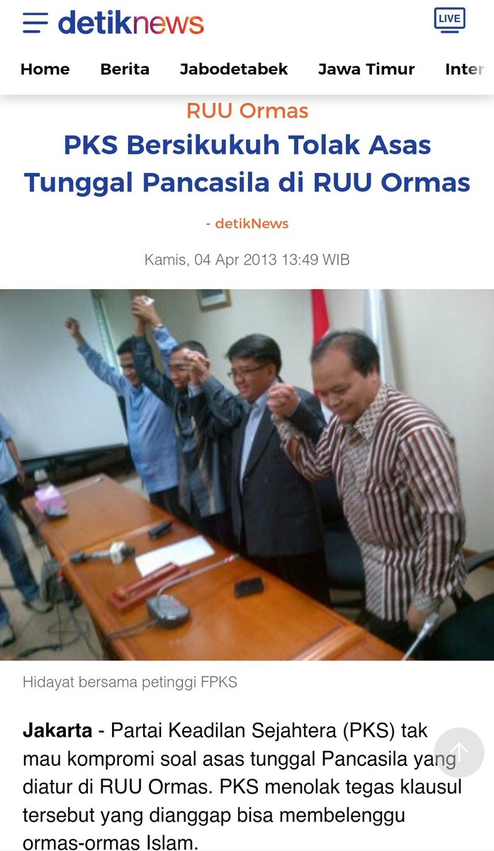 Worldofnetizen's tweet photo. @Chelsea36993975 @firman1_9 @titut_mulyono @Dennysiregar7 Gak usah jauh sampe mau ganti juga Pancasila, Pancasila yang udah ada dari dl aja gak mau ngakuin https://t.co/THgKSWklW0