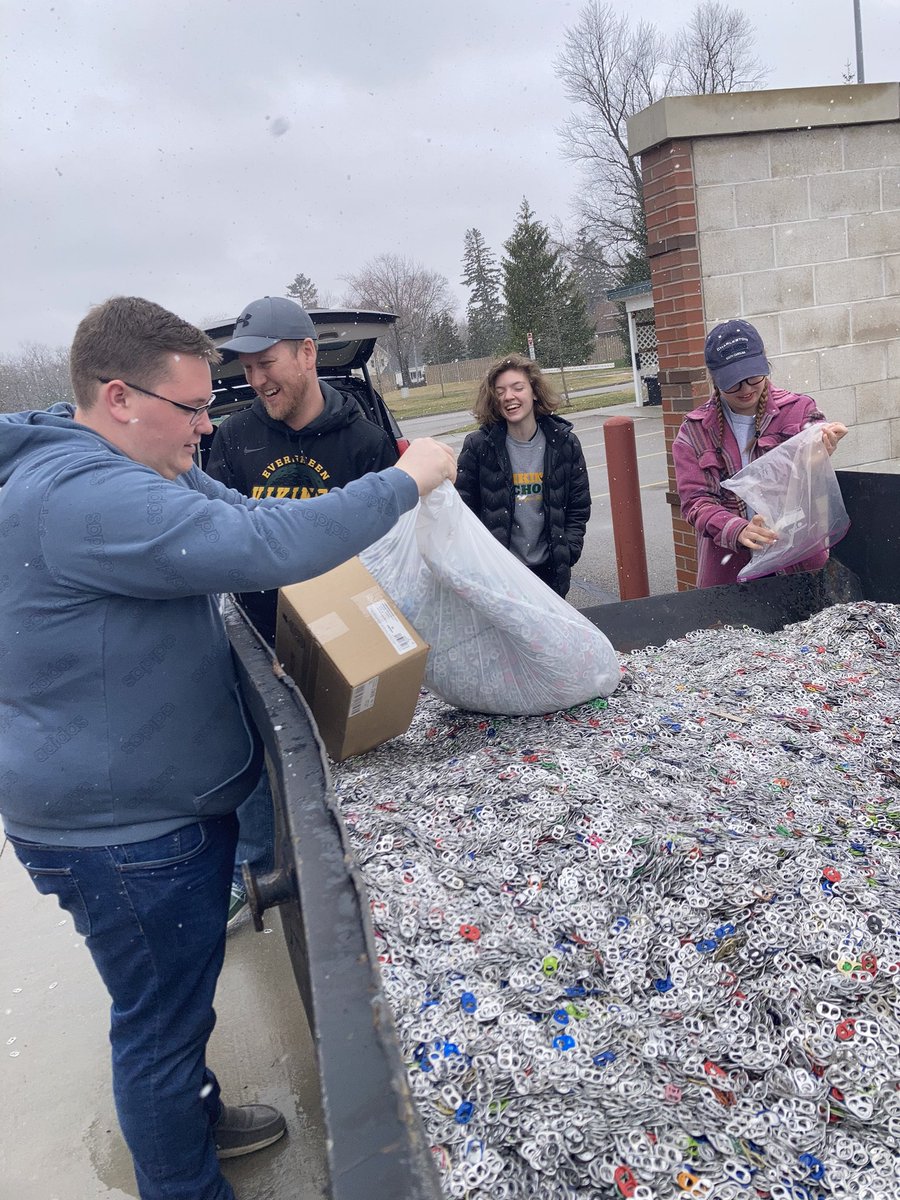 evgnhs's tweet image. For the past month our NHS members have been collecting pop tabs to donate to the Ronald McDonald House. Today we were grateful to have some of our NHS members deliver those pop tabs in person. Thank you so much to everyone helped!