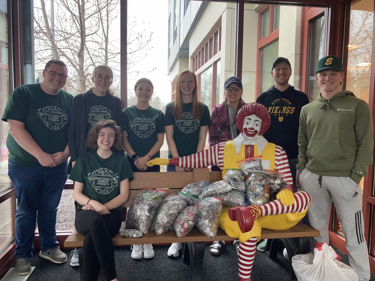 evgnhs's tweet image. For the past month our NHS members have been collecting pop tabs to donate to the Ronald McDonald House. Today we were grateful to have some of our NHS members deliver those pop tabs in person. Thank you so much to everyone helped!