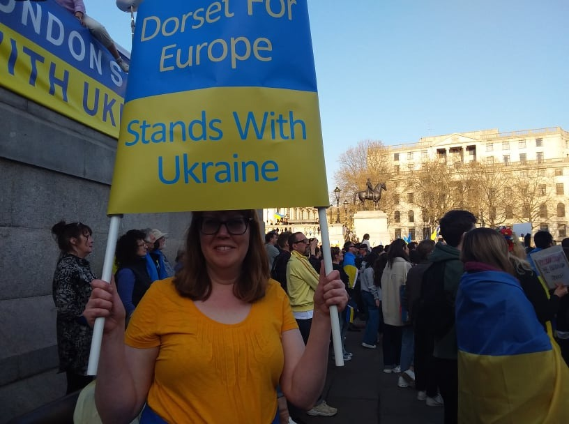 OxfordStays's tweet photo. Trafalgar Square, today. @GrassrootsEU @Dorset4E @euromove @MayorofLondon #SlavaUkraini https://t.co/lNkbOOhsLi