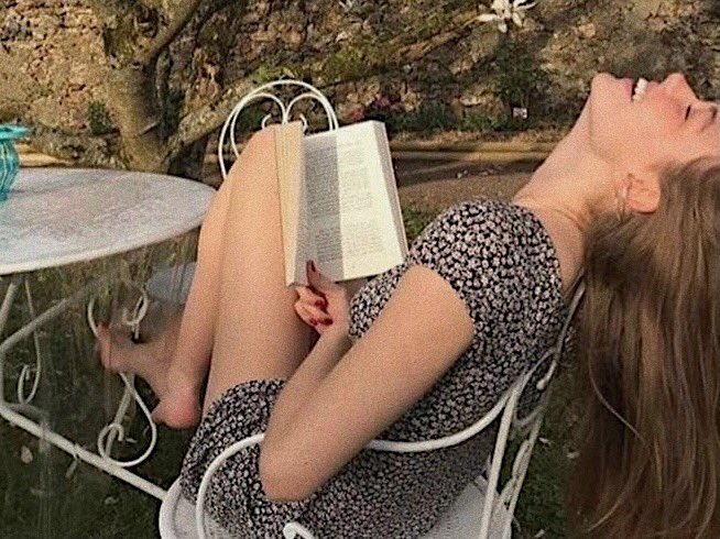 illyrianesta's tweet photo. Flavor 🗞 Au nessian

Cuidando de sua filha, Nestha só pensa em sua carreira. Quando um furo de reportagem é necessário, ela escolhe o cheff Cassian, depois de um mal encontro, como alvo, sem saber que é o novo cunhado de sua irmã

Pode uma paixão florescer em meio a mentira? https://t.co/ZrCHDb4KZX
