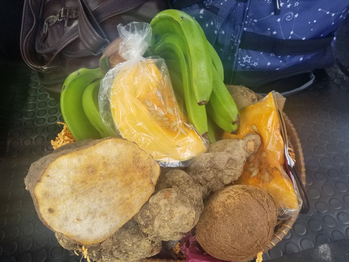 TribeSankofa's tweet photo. When yuh do tings a 'country' versus 'town' the tokens of appreciation are often very different and more practical! Green Island High our facilitation team's gratitude tun right up!! 
#gbvproject #genderbasedviolence #universityofleicester #ICSMona  #WeAreTribeSankofa https://t.co/6EBI8uhEpx