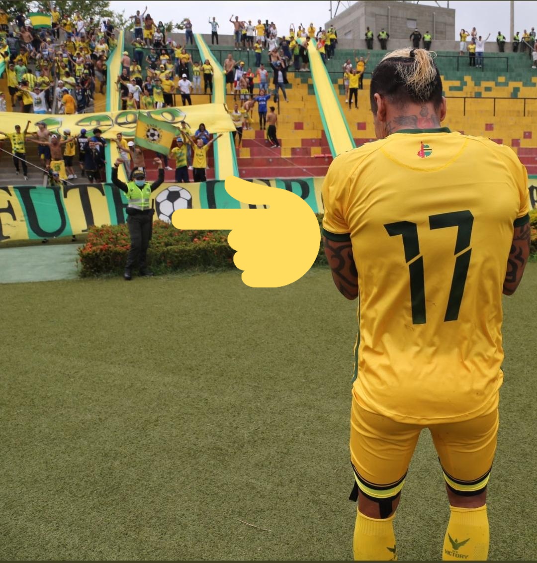 ElHijodeLuis's tweet image. Cuando vives tirándole siempre a la policía..... 

Espere.... Es leoparda.

Jajajaja. Grande mi Poli.