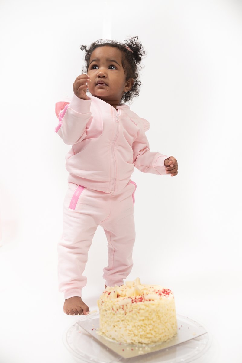 LarryJ_Photos's tweet image. Brand new studio space available in north London. #uk #london #photography #photographer #studio #portraits #portraiture #fashion #product #StillLife #promo #family #beauty #erotica