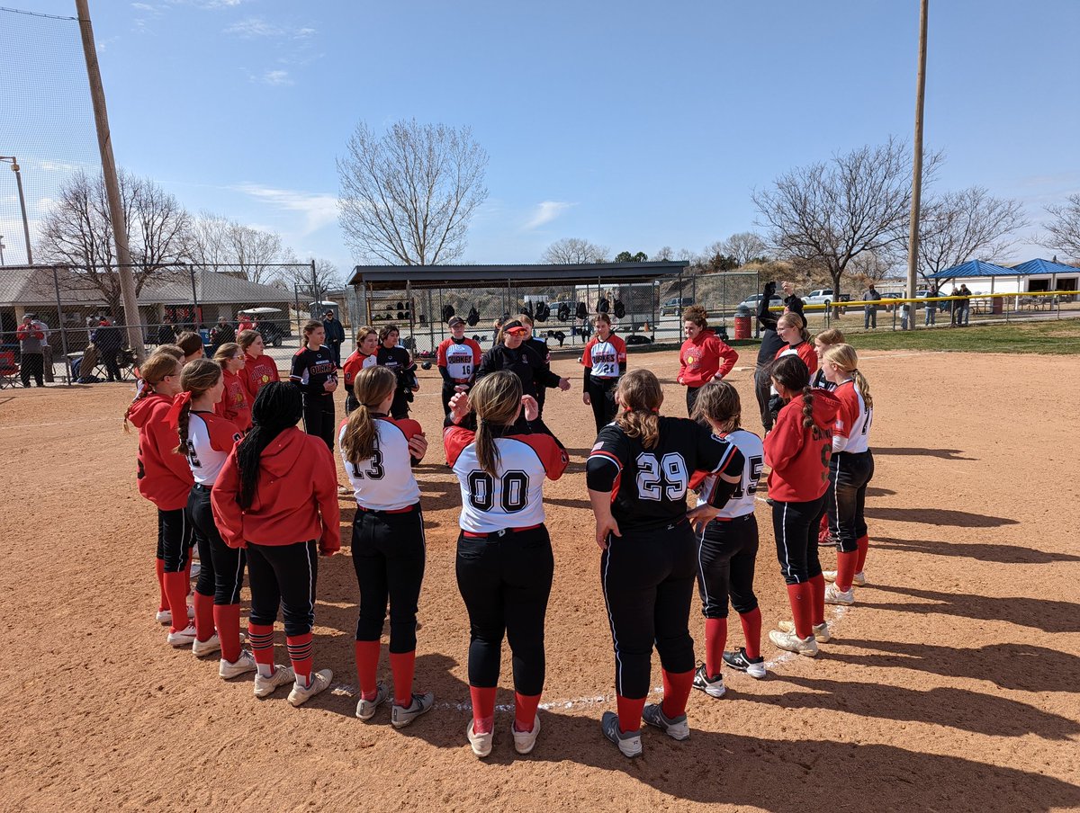 NEQuakesGilpin's tweet photo. A little chilly, but it felt great to hit the dirt finally. Thanks for the scrimmages @QuakesVB  @NEQuakesTaylor ,and best of luck this season!
@NEQuakesSB https://t.co/0nq7qJJOm3