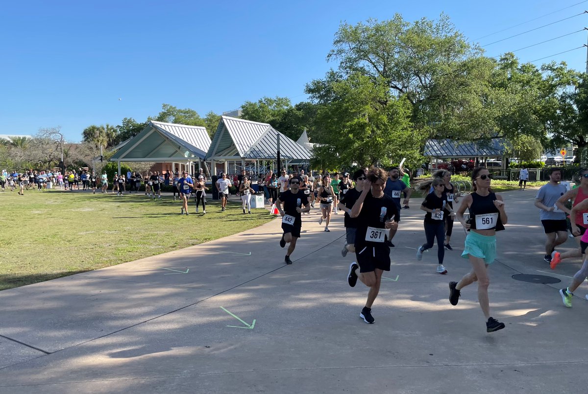 13thCourtFL's tweet image. Awesome weather today for the 13th Annual @HCBATampaBay Pro Bono River Run and 18th Annual Food Festival - which supports pro bono legal services in Hillsborough County. Team #RunningforJustice looked very impressive. Thank you volunteers! #HCBA125 #WeAre13Strong @GinaJusticeFL13