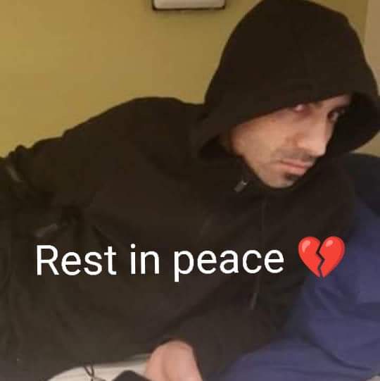 AfraviAmin's tweet photo. Rest in peace my friend 😢

You're free now.
Free of pain.
No more SERCO checking on you.
No more IHMS trying to drag you for keeping you more in detention.
No more SERCO take away your privacy.
No more MODERN SLAVERY.
Rest in peace Mohsen 😥😥😥 https://t.co/QD6MTt43g8