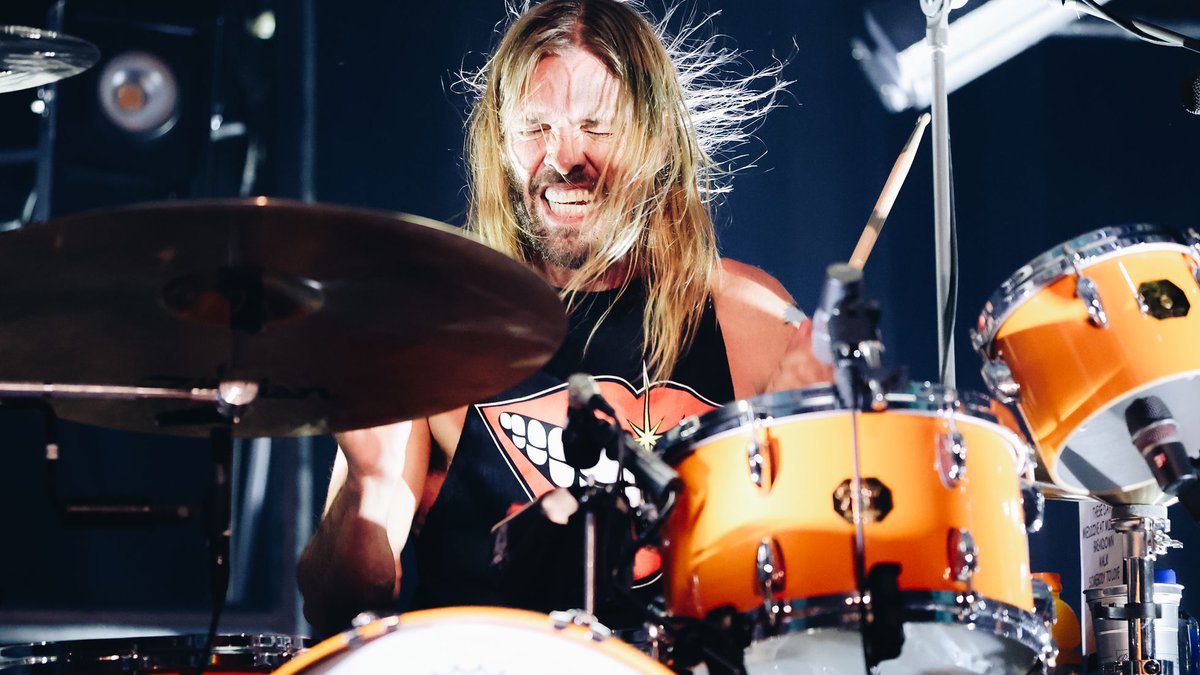 SIN24Horas's tweet photo. El baterista Taylor Hawkins fue atendido por un 'dolor en el pecho' antes de morir. #SINFindeSemana #Baterista #TaylorHawkins #Muerte #DolorenelPecho
Más detalles en https://t.co/dDk5yCrbYu y #SINFindeSemana a las 7pm por @colorvisionc9
https://t.co/s7CbG9wxus https://t.co/ao039h6Ogv