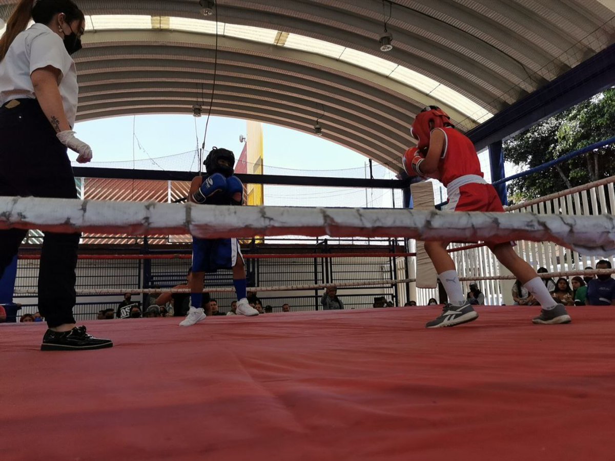 La Miguel Hidalgo se convierte en el ring de la práctica deportiva en comunidad porque el Box Regresa al Barrio. 👊🏻 

Hoy, en el Deportivo Anáhuac conviviendo con vecin@s y dando el banderazo de este nuevo programa que muy pronto llegará a tu colonia. ¡Espéralo!