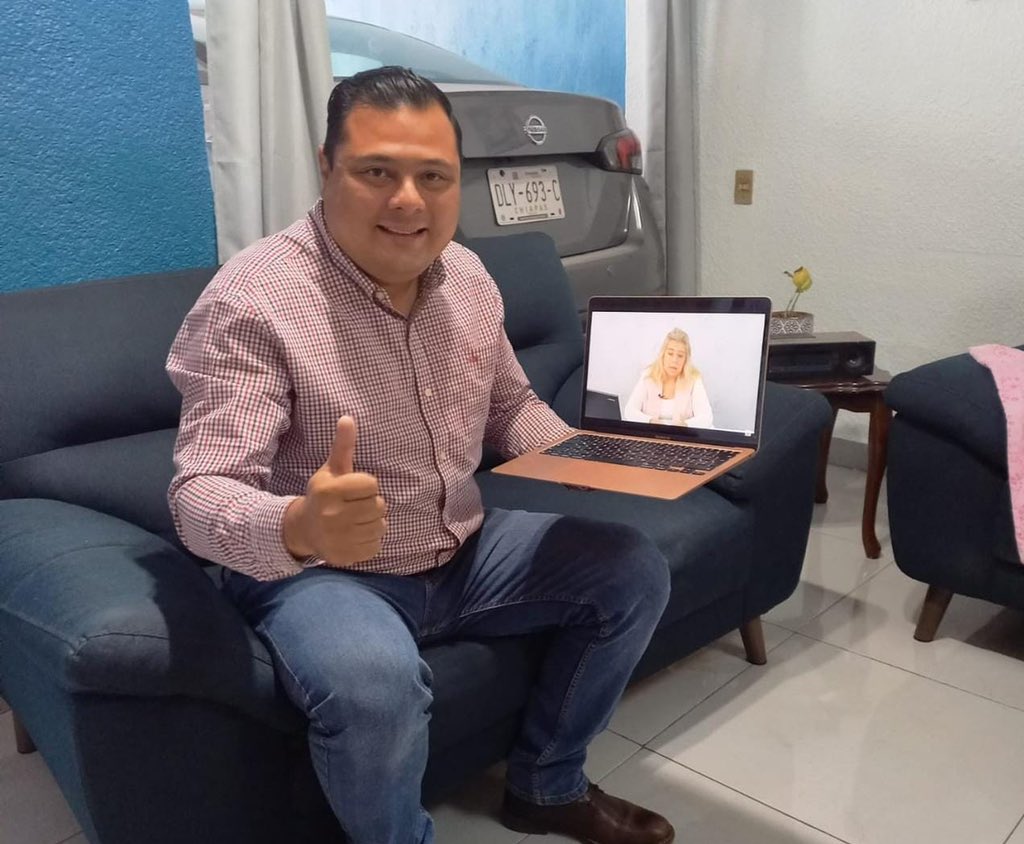 #SNTEporLosDerechos 🕊️

👉Fomentar en niñas seguridad 👧 manejo de conflictos✔️ empatía✔️ frustración✔️ así como conocer sus derechos✔️ y autorrespetarse✔️ conlleva a empoderamiento e igualdad 👥🔛👥 propone webinar #SNTE 📚 y <a href="/CNDH/">CNDH en México</a> 🕊️ en el que participan maestros mexicanos 🇲🇽