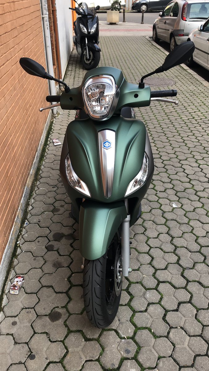 victor_castano's tweet photo. Moto robada esta tarde en #SevillaHoy (calle San Luis).
Piaggio Medley 125
9148KTR

Si ves algo, llama a @policia (091 - 092 - 062)
Se agradece difusión! https://t.co/Y63nhWxzum