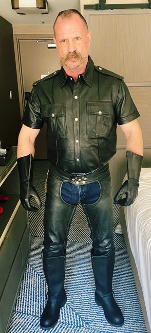 Leather https://t.co/LHlqAHkP8P<a href="/tag/pov"class="tags"><span>#pov</span></a><a href="/tag/poz"class="tags"><span>#poz</span></a><a href="/tag/edging"class="tags"><span>#edging</span></a><a href="/tag/amsr"class="tags"><span>#amsr</span></a>