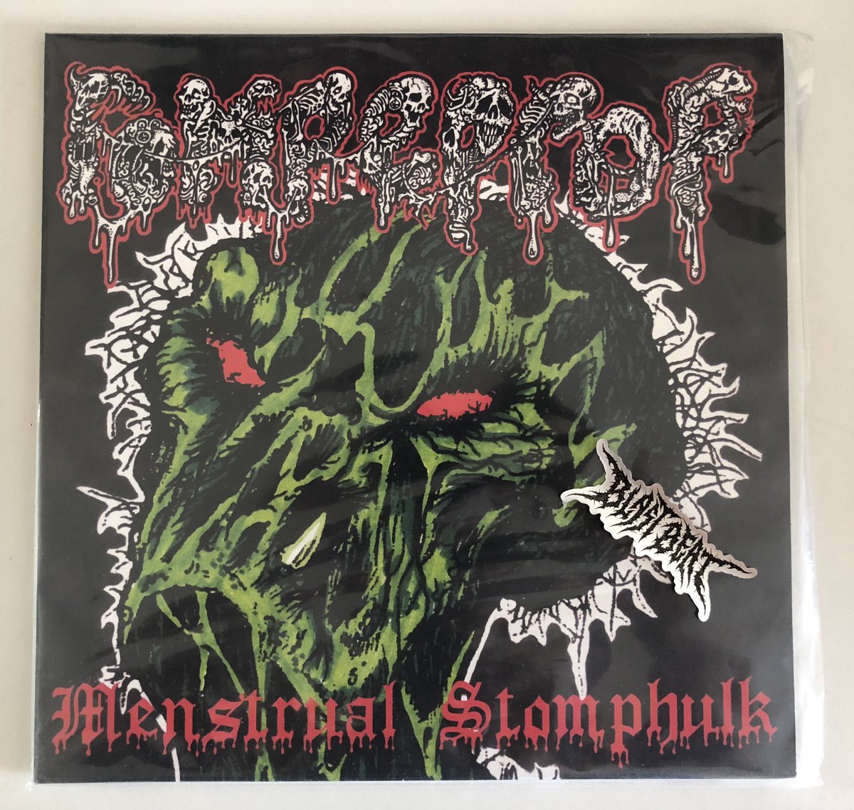 BBeat105's tweet photo. Llegó el #MenstrualStomhulk de #Rompeprop, si alguien quiere algo de la @bizarreleprous, acérquense con #DiablosRecords, porque esta semana hará un pedido con ellos.

#StayBlast
#BlastBeat105 https://t.co/w6WKOgq7yh