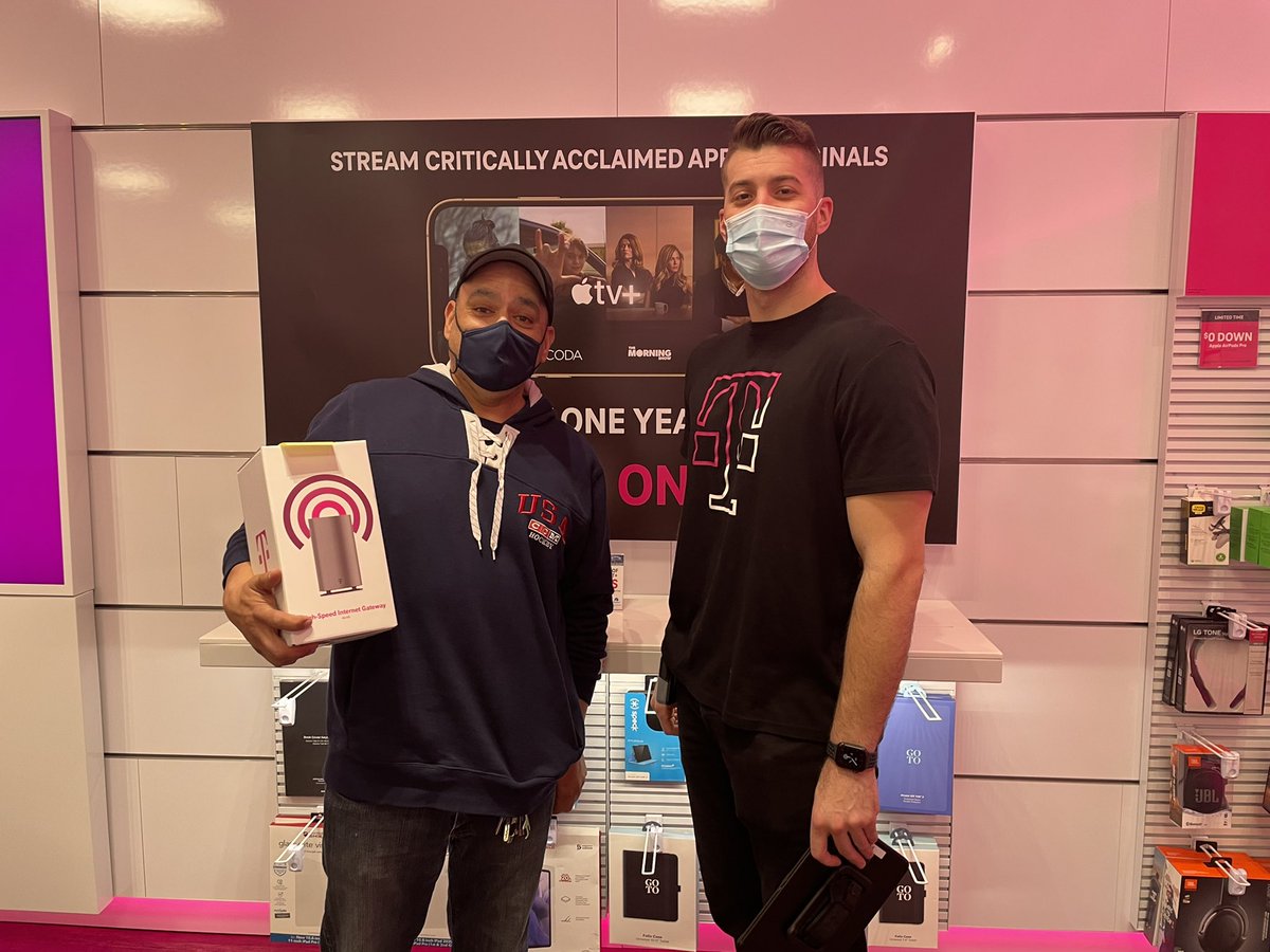 1 of our teams 3 HINT for the day, had to make sure we snagged at least one pic!! <a href="/CayanYeliz/">Yeliz cayan</a> <a href="/eallen007/">Ed Allen</a> 😎 💪🏾