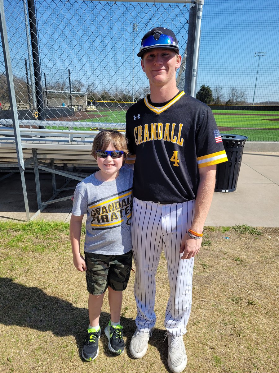 Gena Thomas tweet media