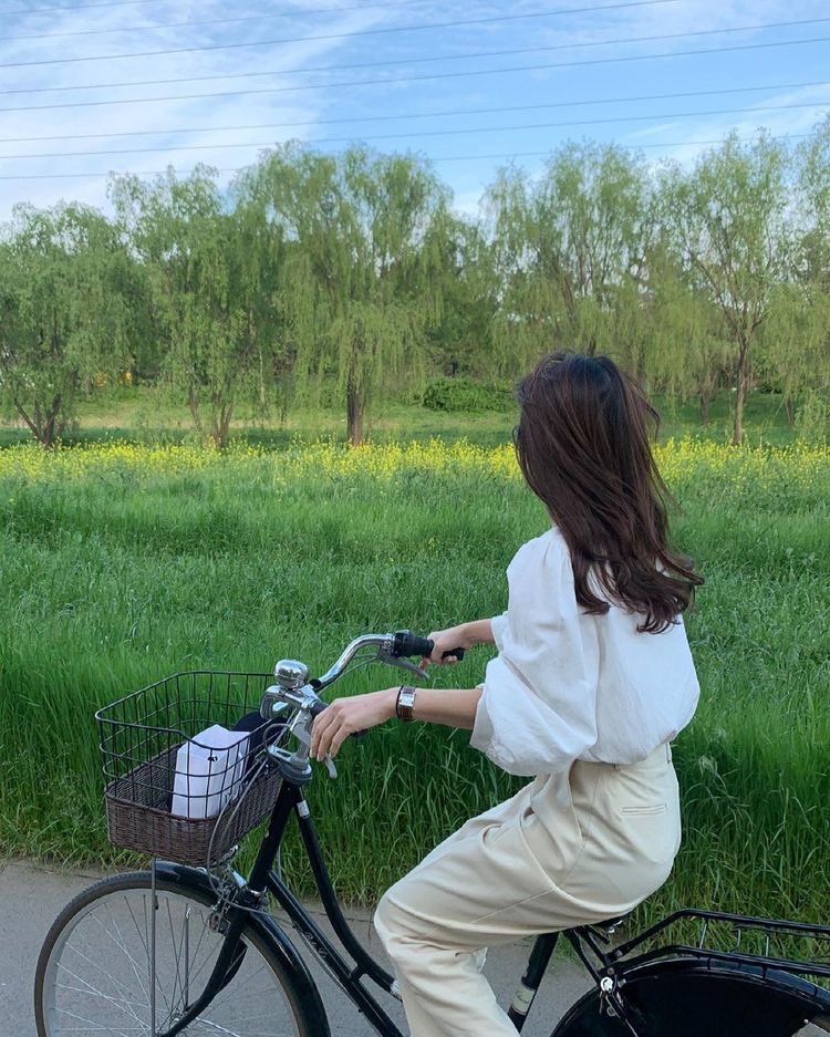 pintvra's tweet photo. passeio de bicicleta hoje 🤍 https://t.co/MXlNKTrC06