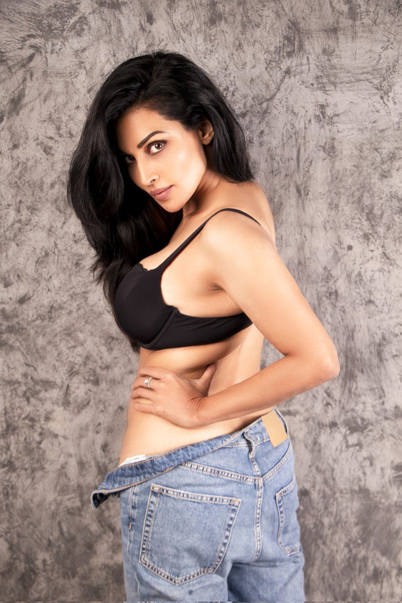 rcrationprofile's tweet photo. #FloraSaini https://t.co/WqMd1xG6Gw