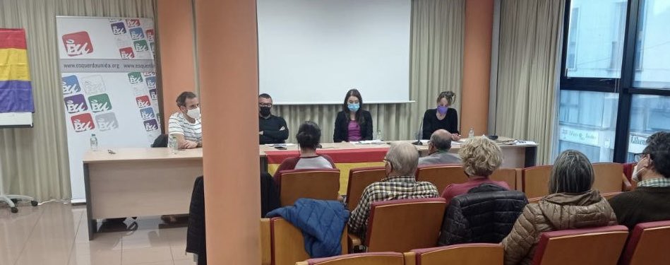 Con distancias, pero foi un pracer retomar o debate presencial en Boiro.

O horizonte republicano pasa inequívocamente pola análise dos acertos e erros da II República, pola proposta política e pola defensa dunha democracia radical baseada na soberanía e na participación popular.