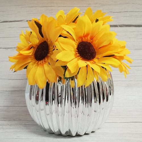 It's #competition time!!! #WIN this gorgeous flower pot of faux #sunflowers displayed in a silver electroplated ceramic pot. To enter just follow us on Twitter and RT this post. You must be 18+ and UK resident. Competition closes at midnight on 17/04/2022. Good Luck!!!