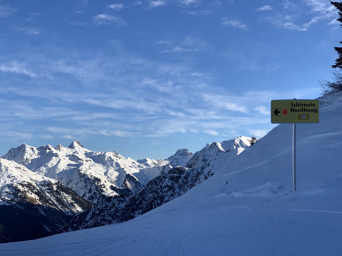Ddukescon's tweet photo. #Sonntag Stein, #Vorarlberg https://t.co/CKWtLoUDYp