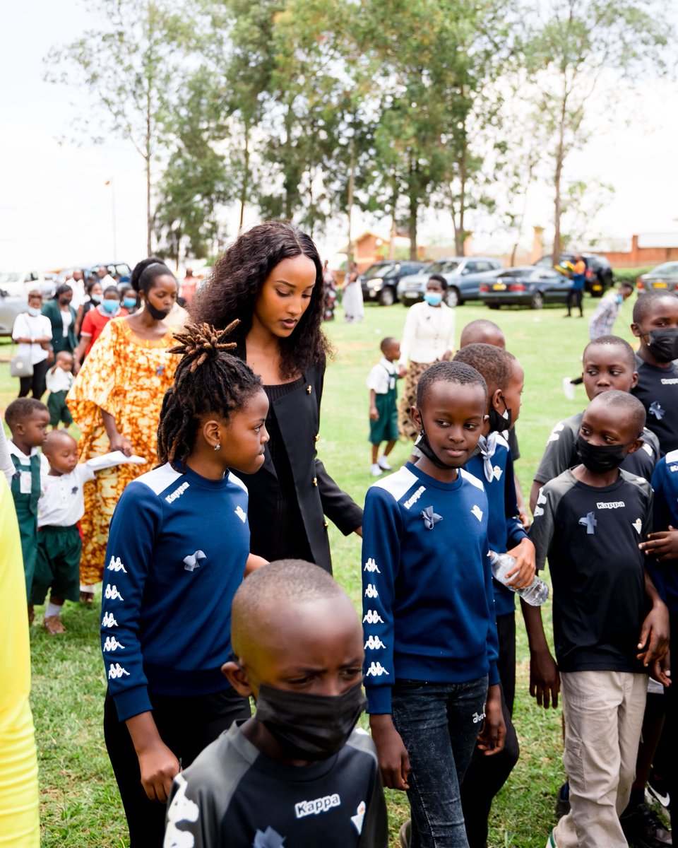 Miss Rwanda tweet media