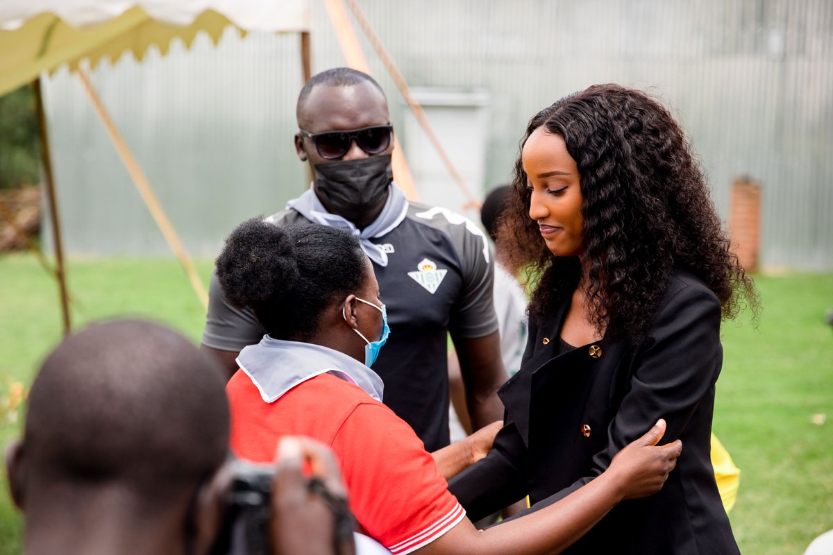 Miss Rwanda tweet media