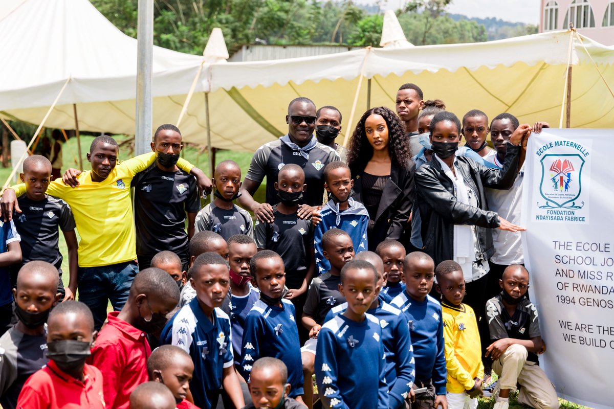 Miss Rwanda tweet media