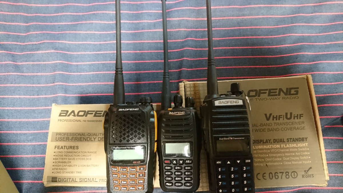 ykimata's tweet photo. 我が家の #BAOFENG 3兄弟、訳あって遠くに嫁ぎます。 #UVB5 #UV6R #UV82 達よ、ゼレソスキーによろしくね。 https://t.co/PvD7ay7DFG