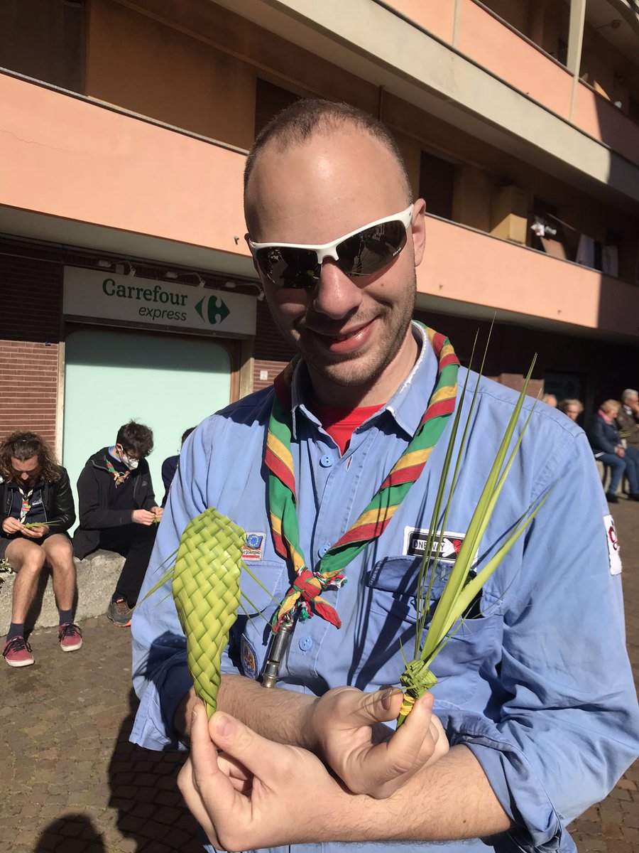 cogoleto1's tweet photo. Dopo anni di esperienza e intreccio, la nuova linea di #palmette di design per la #DomenicadellePalme 

#scoutcogoleto #palm #manager https://t.co/8BlcHTCSOT