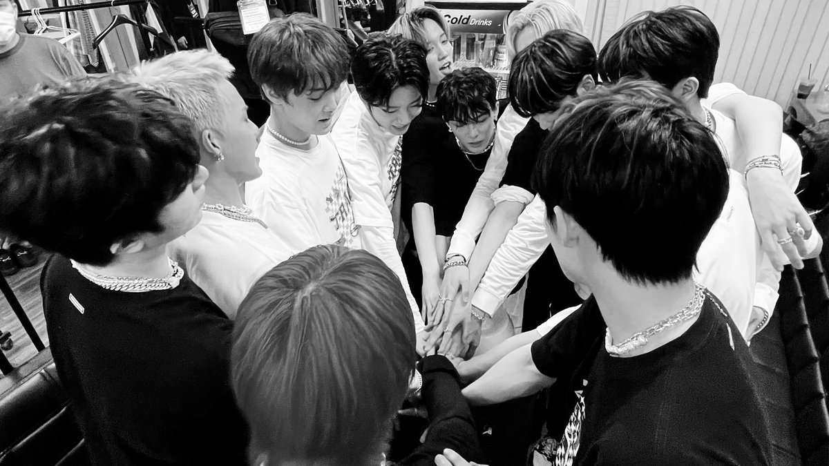 dumdamie's tweet photo. @ygtreasuremaker watching you guys made me tear up earlier. i hope y'all are proud of yourself the same way we're proud of u my lovely treasure. see u soon? 🤍 https://t.co/5GwnknA0Er
