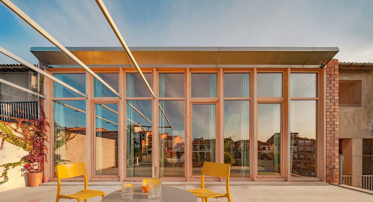 retokommerling's tweet photo. #ComoEnCasaEnNingunSitio _
Casa de l’Esquirol diseñada por SAU Taller d’Arquitectura
Fotografías :Andrés Flajszer a través de @archello 
#Arquitectura #Architecture https://t.co/Vd1RFkzVxI