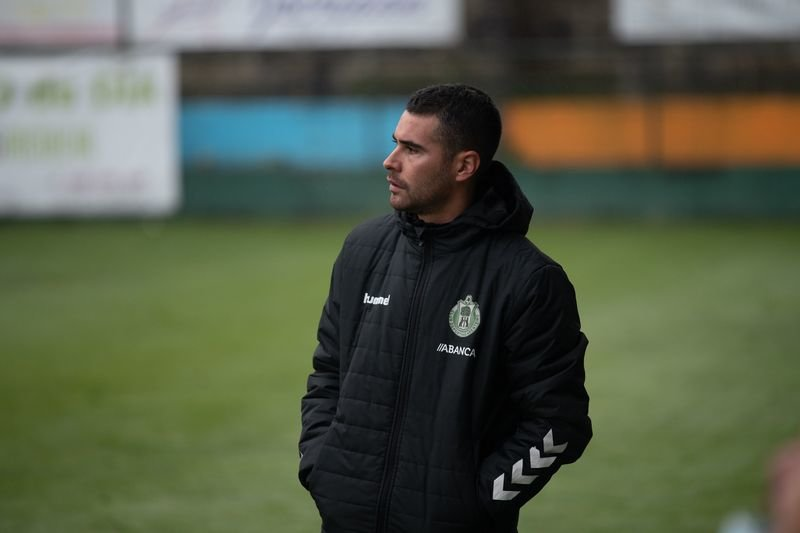Rlinares_'s tweet photo. Le dieron la confianza que necesitaba cuando los resultados no llegaban. Ahora @franjusto21 tiene al @CD_Arenteiro metido de lleno en la lucha por entrar al play-off de ascenso. https://t.co/ImNWzyp9tp