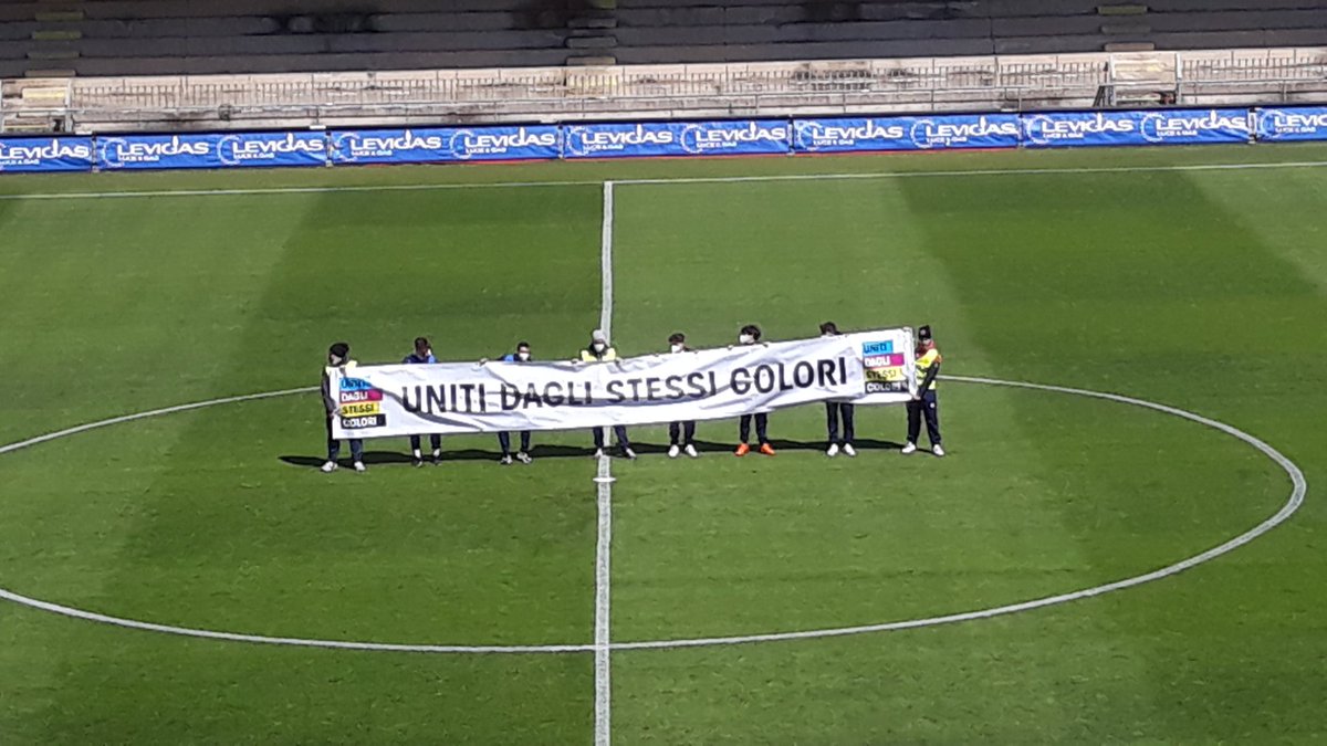 La campagna del mondo del calcio contro discriminazioni <a href="/LegaDilettanti/">LND</a> @LegaProOfficial <a href="/SerieA/">Lega Serie A</a> <a href="/AIA_it/">A.I.A.</a>