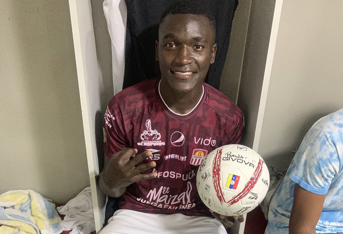 FUTVEEnglish's tweet photo. Kevin Viveros (Carabobo) is the 10th scorer of a Liga FUTVE hat-trick since the start of 2021:

🇻🇪: José Miguel Reyes, Juan Carlos Ortiz, Irwin Anton, Edgar Perez Greco, Joel Infante, Miki Romero
🇨🇴: Anuar Peláez, Tommy Tobar, Daniel Mosquera, Kevin Viveros https://t.co/RfYFWl5UQz