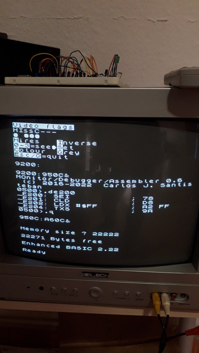 zuiko21's tweet photo. Durango-X UNDER CONTROL at @LaJaqueria, testing the software in the supplied EPROM, switched into "high" resolution mode.
#65c02 #mos6502 #assembly #BASIC #EhBASIC
@emiliollbb @zerasul @CrisConRu @pinchito https://t.co/d3onnODd4n