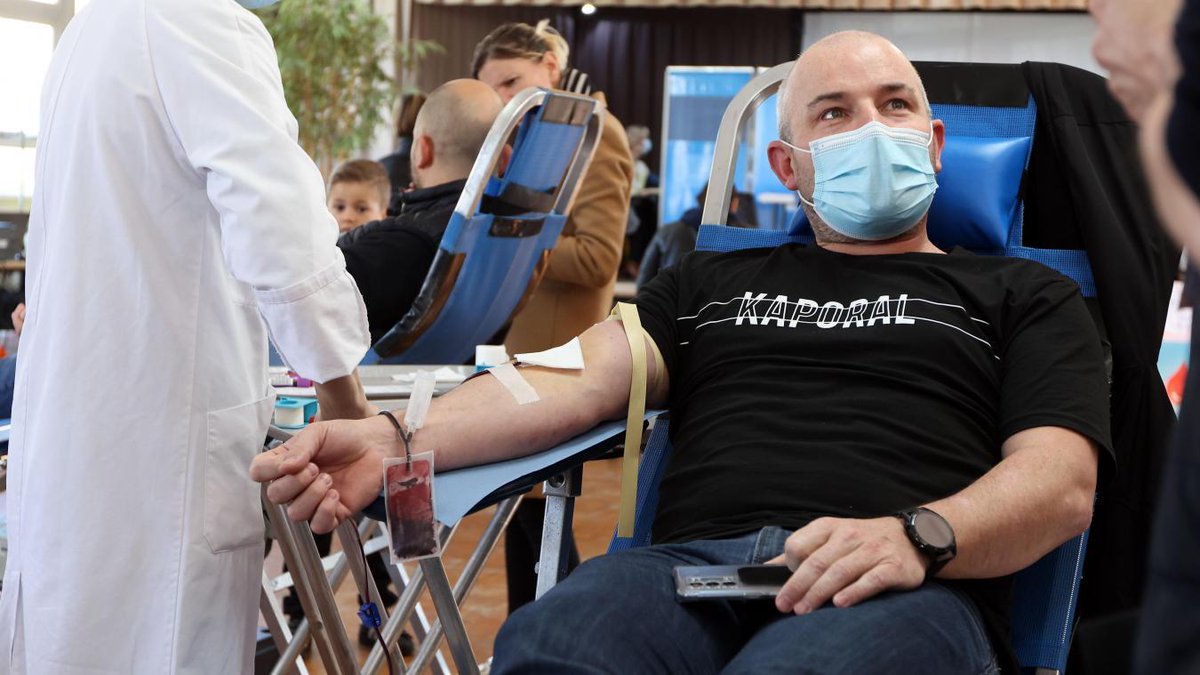 voixdunordarras's tweet image. À #Fampoux, l’électeur a aussi rempli des poches de sang ce dimanche lavoixdunord.fr/1164837/articl…