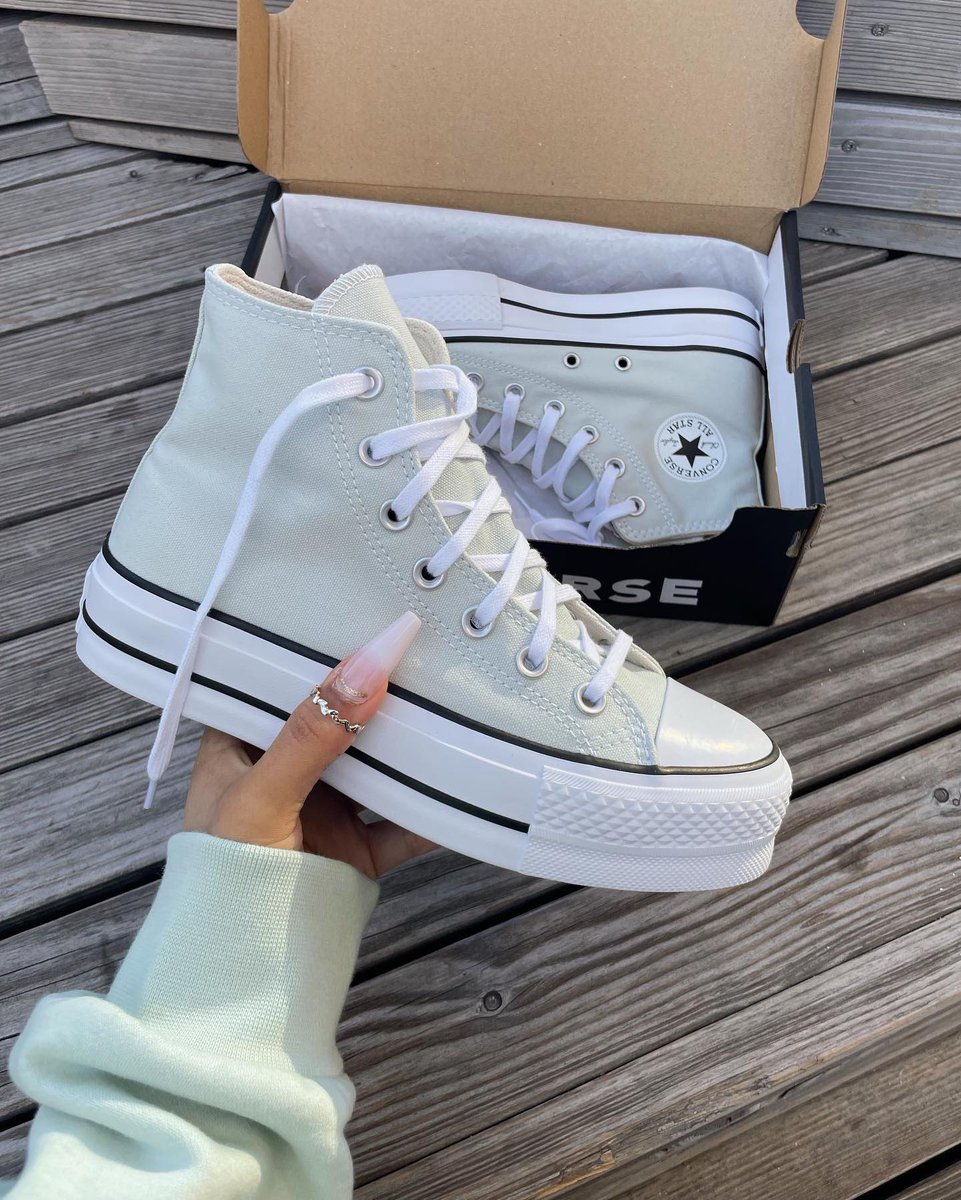 RT @SelectOutfit: converse https://t.co/NBuSbE5XKr