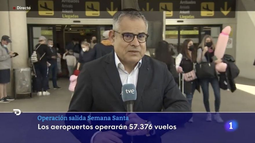 Pro tip: Don't broadcast live from Palma airport when the hen parties are coming through. diariodemallorca.es/ocio/tv/2022/0…